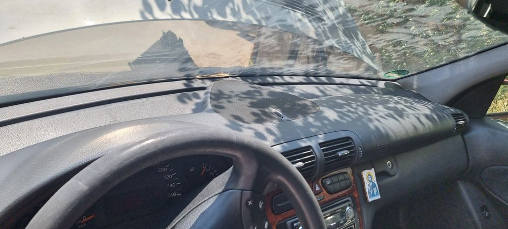 Продавам Mercedes-Benz C200CDI Дизел запазен