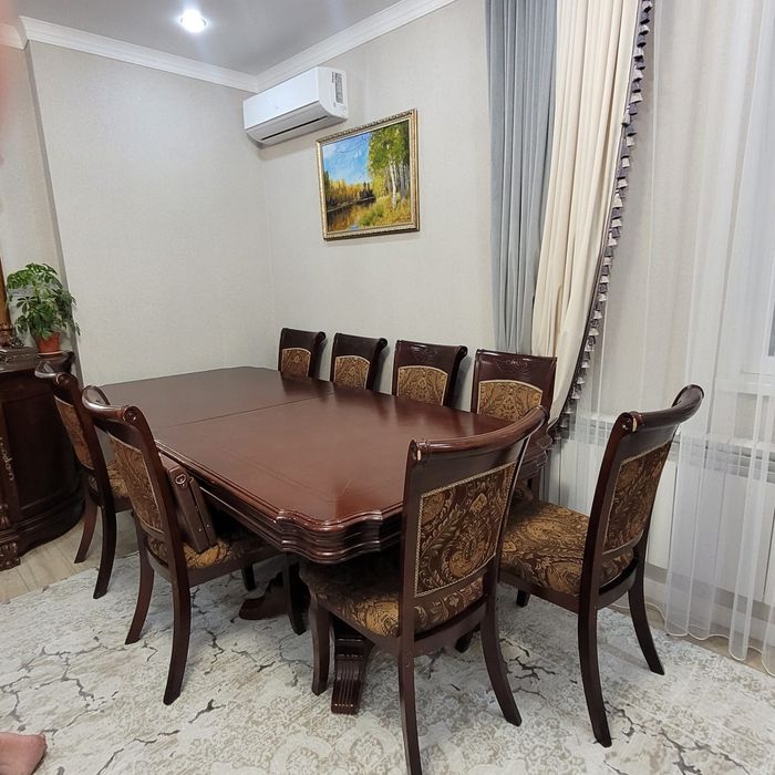 Продам стол со мягкими стульями