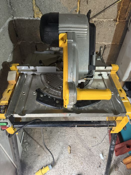 Circular dewalt cu doua operatiuni
