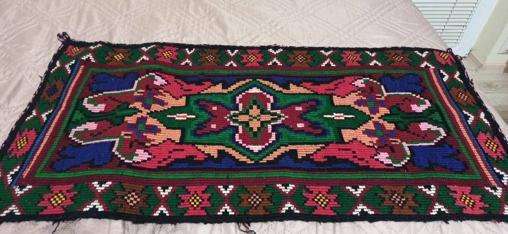 Вълнена кувертюра за легло, вълнено килимче, покривка за легло и маса