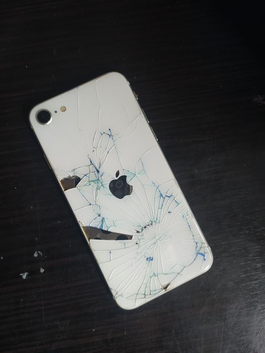 Продам  айфон се