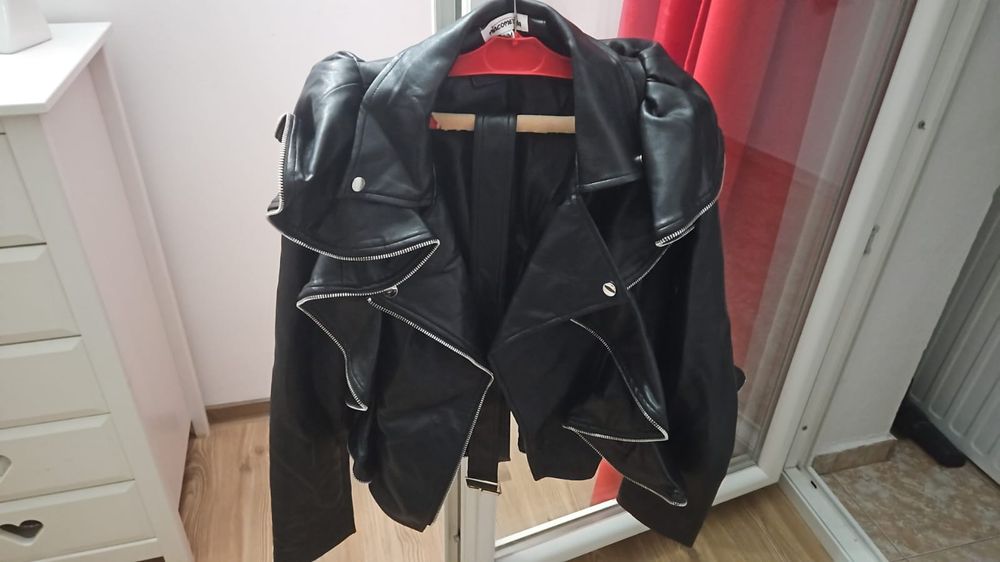 Vând geaca imitație piele