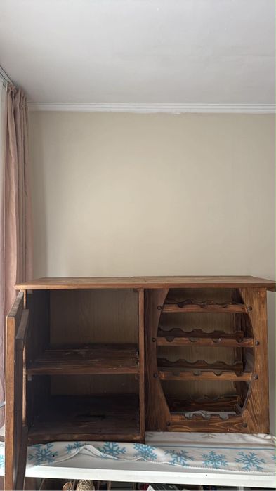 Vand masa  din lemn masiv mai multe detali la nr afiast