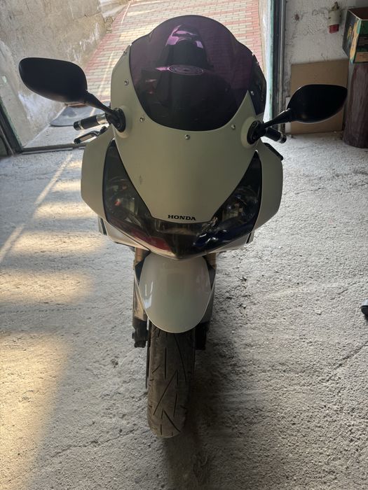 Vand Honda cbr 954