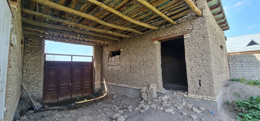Uy sotiladi 5 suth Shahrisabz shaxar Yashil diyor Obod maxallasida