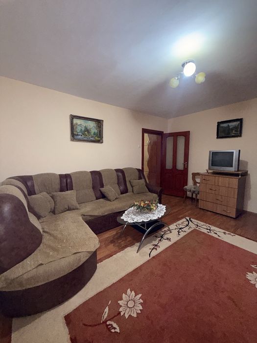 Inchiriez apartament 3 camere Beius