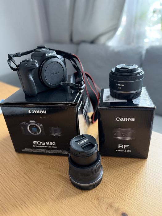 В гаранция / Фотоапарат canon R50 mirrorless и портретен обектив 50мм