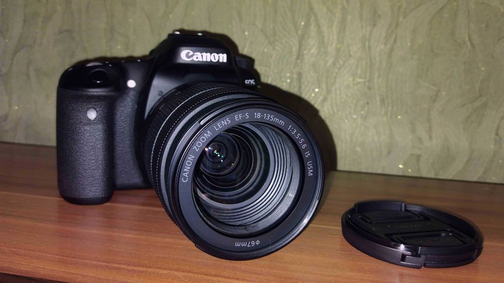 зеркальная камера Canon EOS 80D