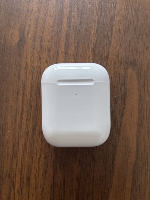 Airpods(Б/У),оригинальный.