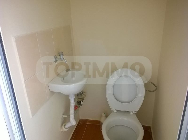 Продава се Магазин в Варна, Централна поща - 16 кв.м за 4063 €/кв.м - Снимка #4