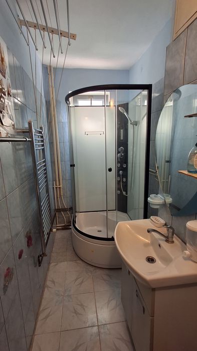 Închiriez apartament