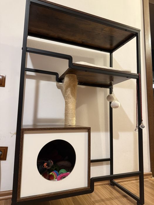 Masa cu asamblu pisici incorporat