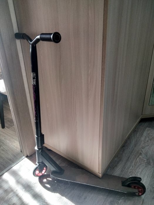 Продаю  железный самокат