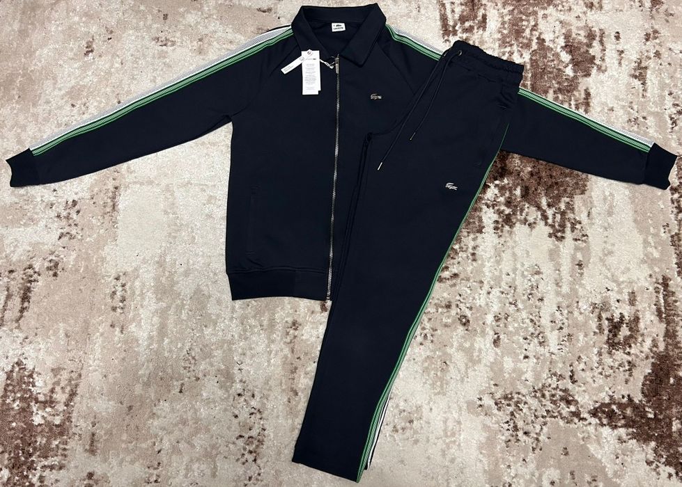 Vând compleu nou de bărbați Lacoste