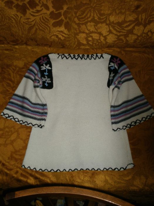 Pulovere diverse culori, masura 46 - 48