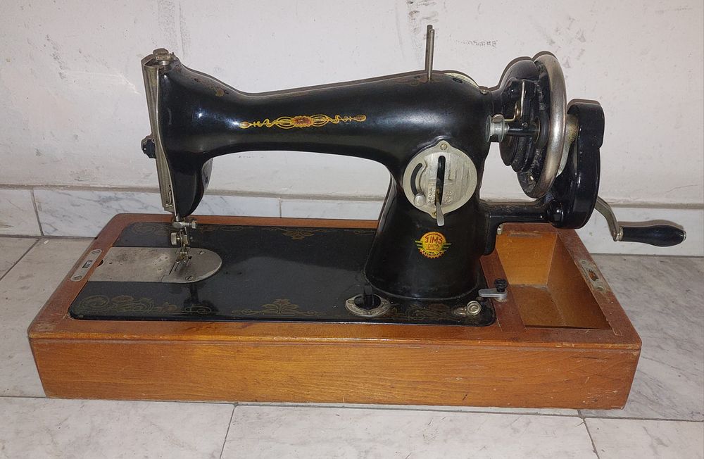 Стара шевна машина SINGER