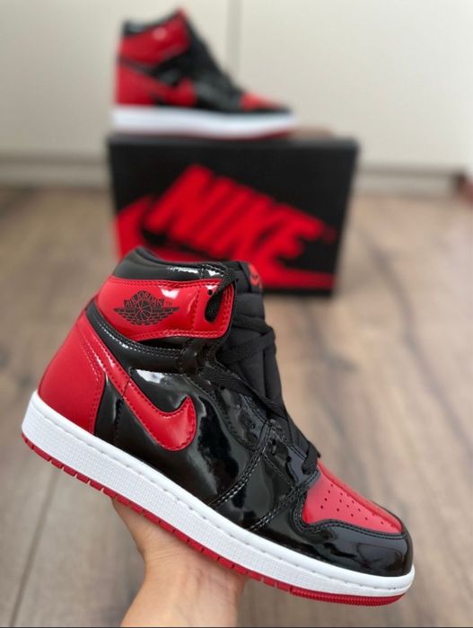 Air Jordan 1 High Patent Bred