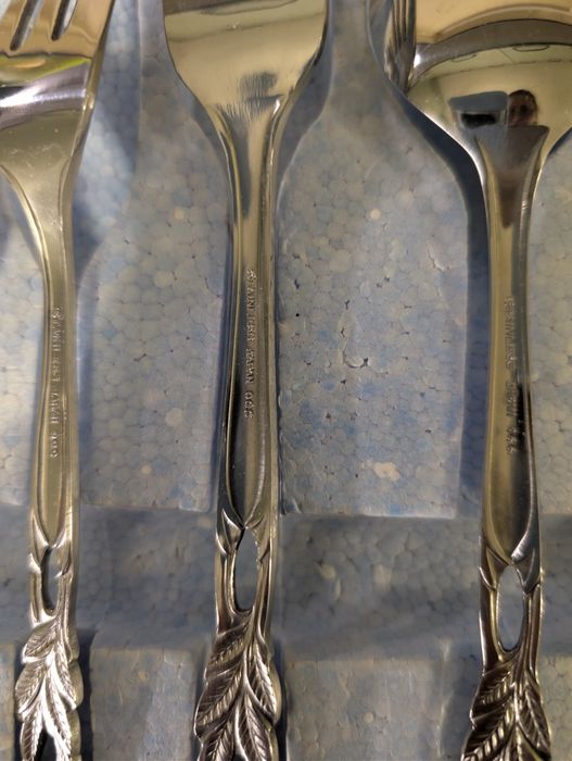 Vintage Japanese Rose Flatware Set – 32 Pieces – Ravian – 1960s / 1970