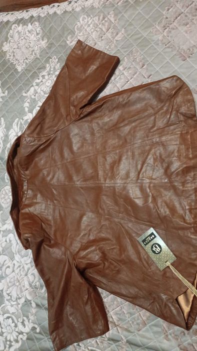 Продаю кожанку новый