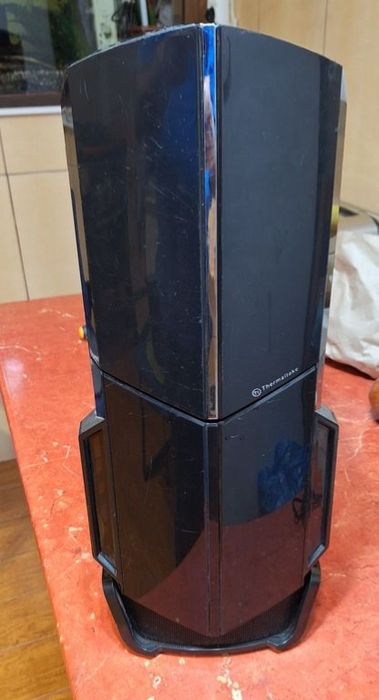 Sursa Segotep cu carcasa Thermaltake