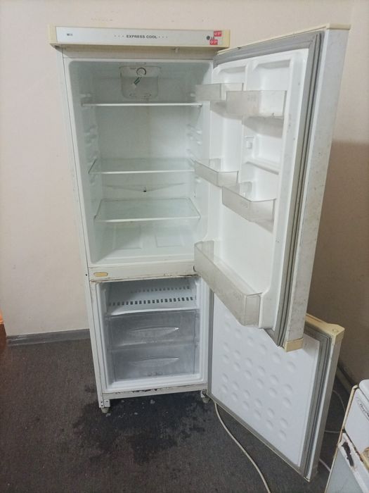 Продам холодильник