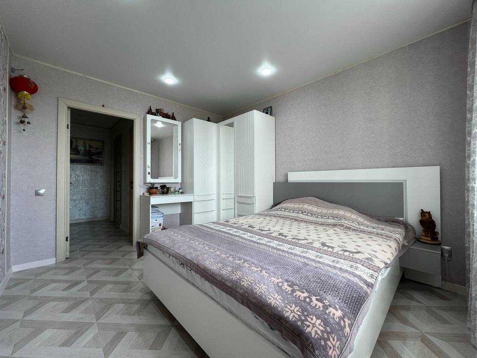 Продам 3 ком. кв, с капитальным ремонтом, в 20 мкр. - Ansicht 4