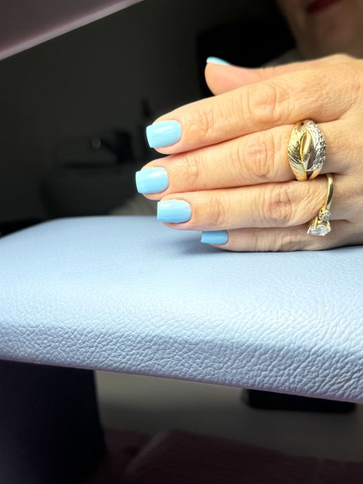 Aplic unghii gel-semi/pensat