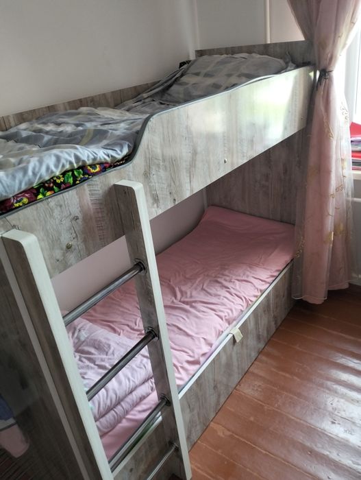 Двухъярусный детский кровать.