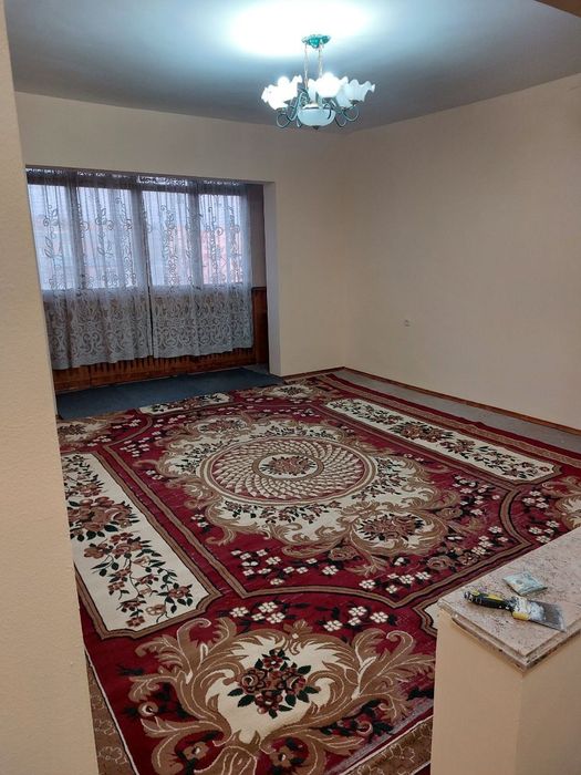 Продаётся 3-х комнатная квартира на Паркенстком базаре  3/9/9