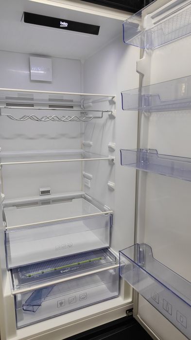 Combina frigorifica No Frost (frigider) Beko Defect