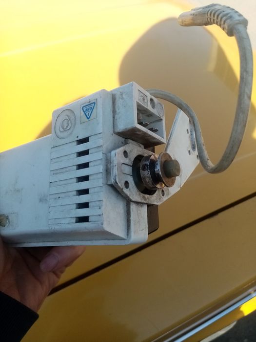 Двигатель на швейную машинку