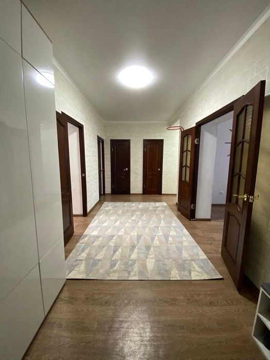 Продам 3 комнатную квартиру