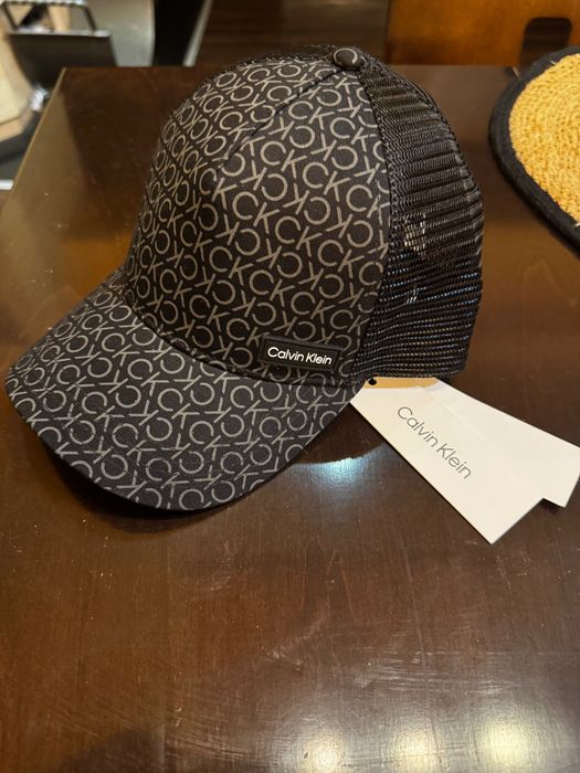 Нова оригинална Calvin Klein шапка с етикет