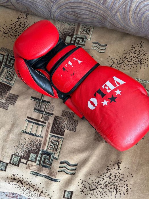 Боксёрские перчатки