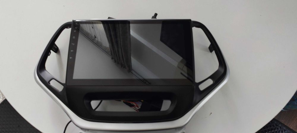 Jeep Cherokee KL Android 10"