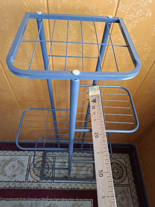 Подставка для цветов металлическая