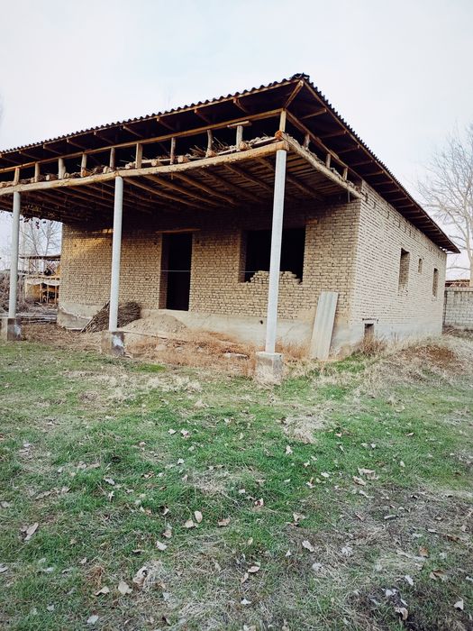 Yuqori Chirchiq tumani Yangibozorda 5 yarim sotoxli uchastka sotiladi