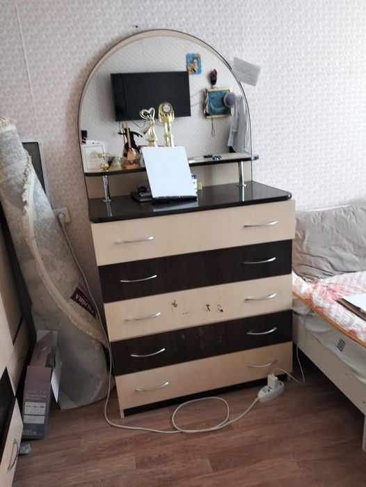 Продам мебель шкаф кровать комод