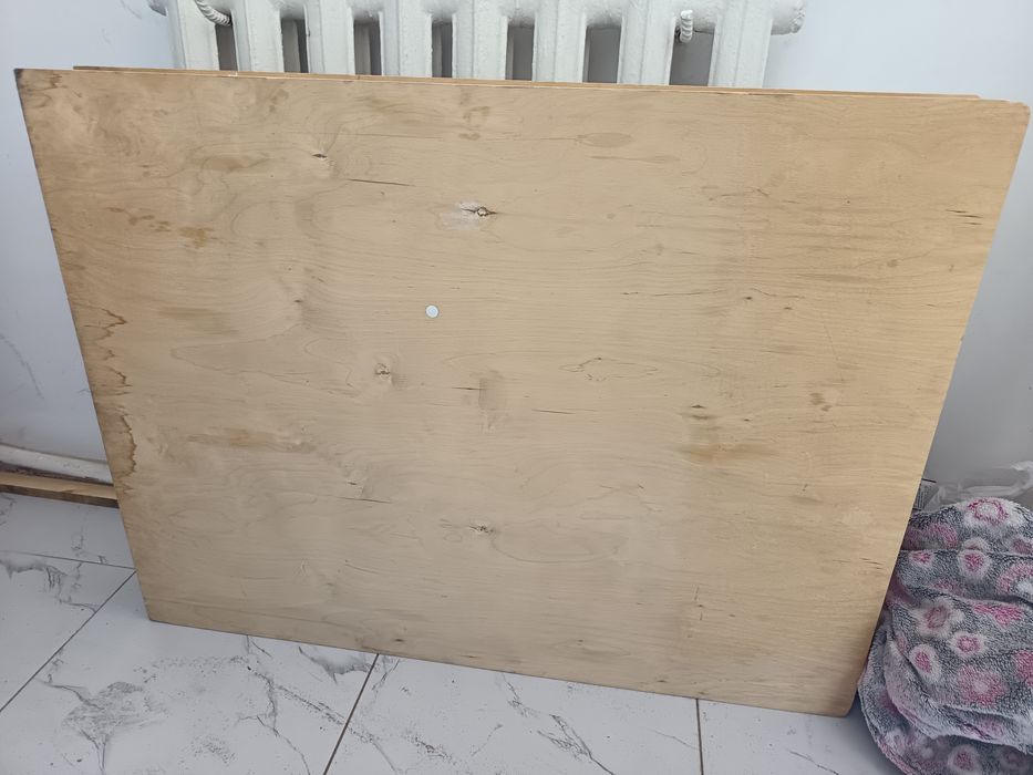 Продам столы разные