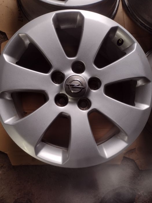 Топ състояние 17-5х120 ЕТ41 7j Opel Insignia
