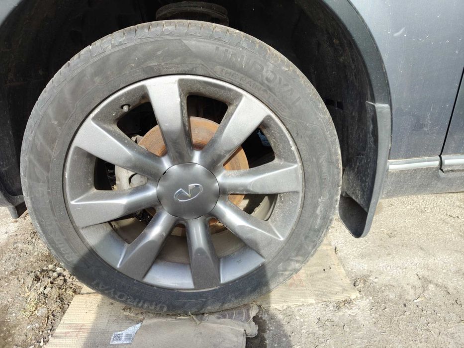 Продавам infiniti