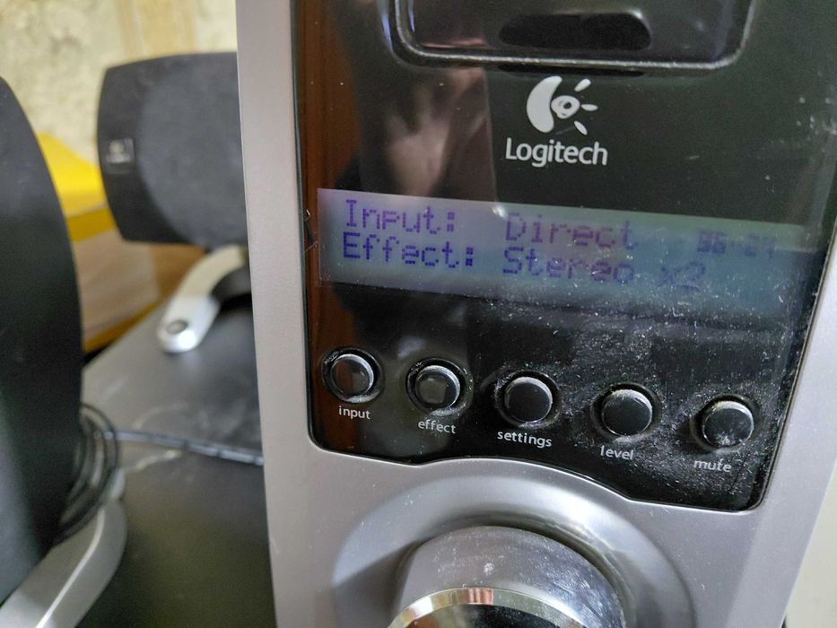 Продавам logitech z5500 внос холандия