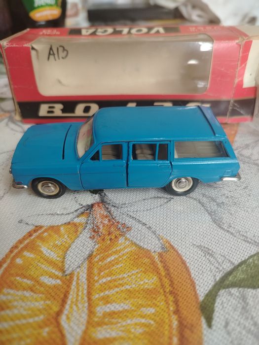 Волга 2402 модель 1:43