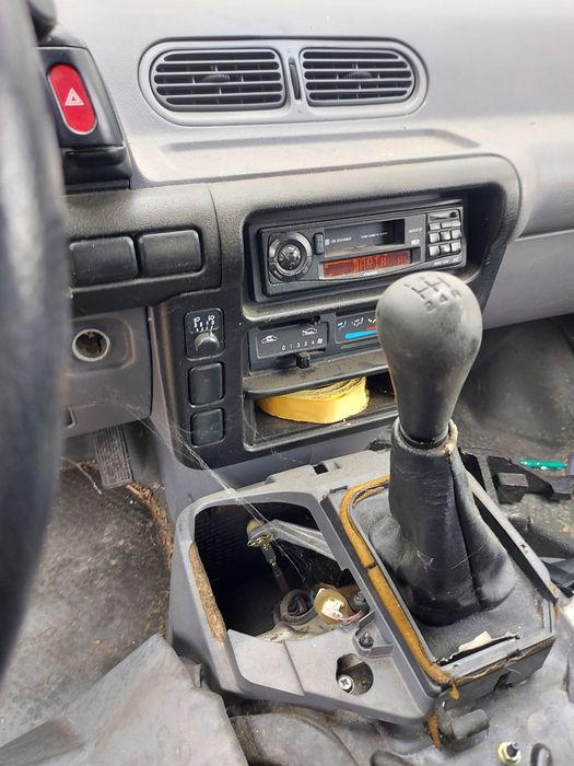 Nissan Vanette 2.3d на части !!!