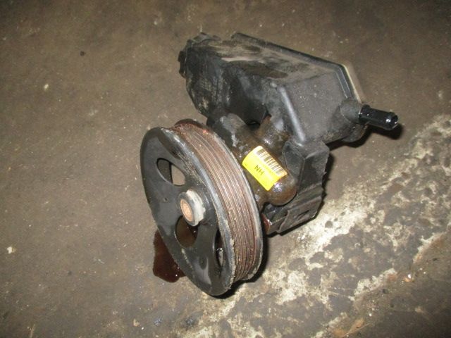 Pompa servodirectie cu vas Opel Vectra B motor 1,6 benzina 16 valve