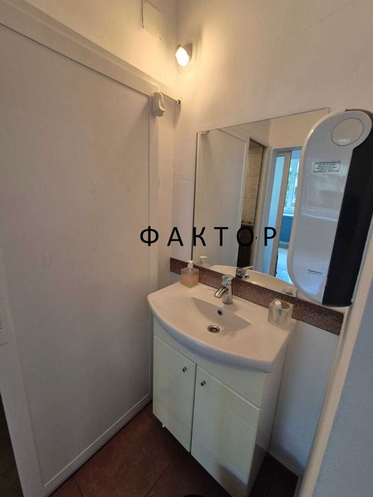 Дава се под наем Офис в Пловдив, Център - 100 кв.м за 612 € - Снимка #10