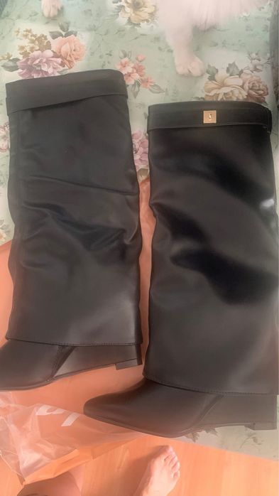 Дамски ботуши чисто нови от shein