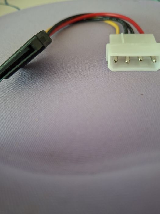 Переходник PowerPoint Molex на Sata  Model iPSMtS