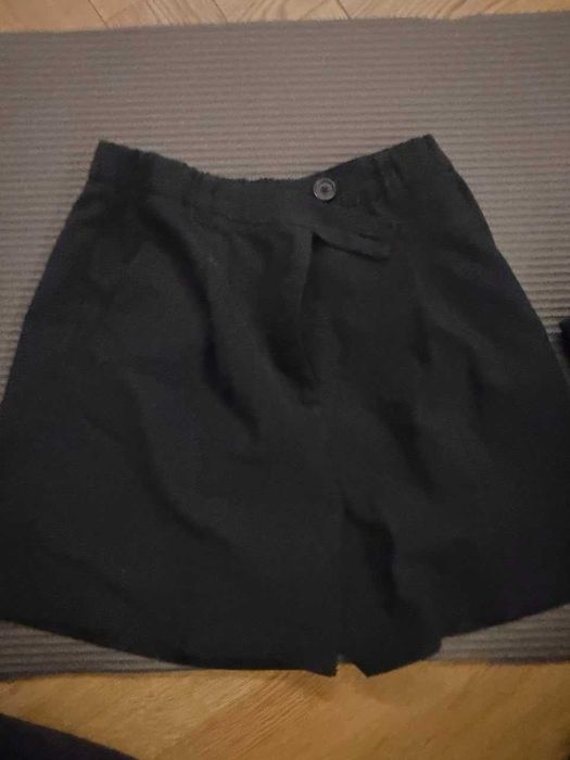 черные шорты bershka