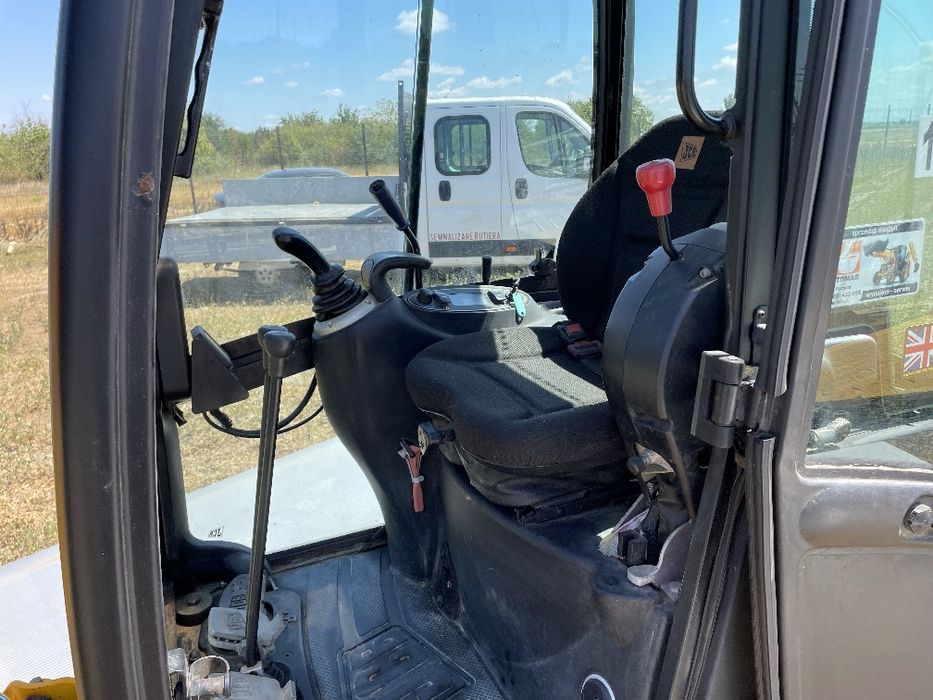 De vanzare miniexcavator  jbc 8018